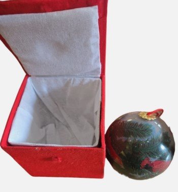 Cardinal Glass Christmas ornament